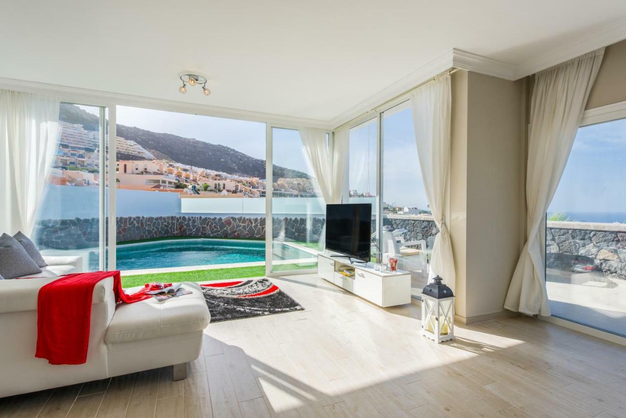 Luxury White Villa With Sea View, Heated Pool Адехе Екстер'єр фото