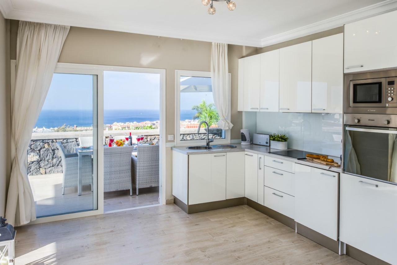 Luxury White Villa With Sea View, Heated Pool Адехе Екстер'єр фото