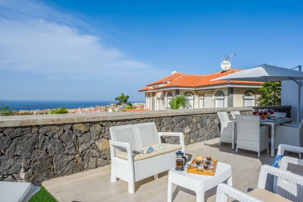 Luxury White Villa With Sea View, Heated Pool Адехе Екстер'єр фото