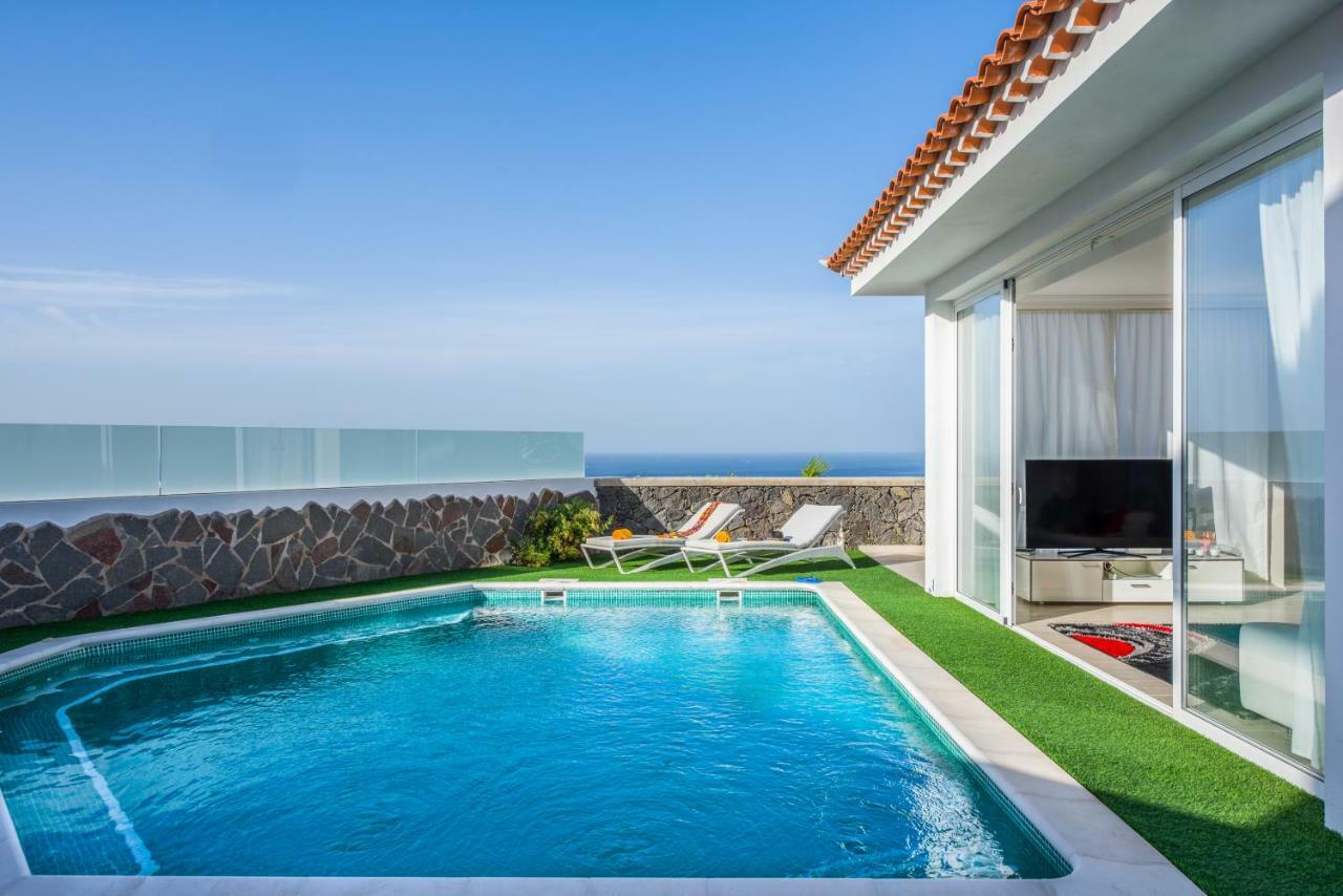 Luxury White Villa With Sea View, Heated Pool Адехе Екстер'єр фото