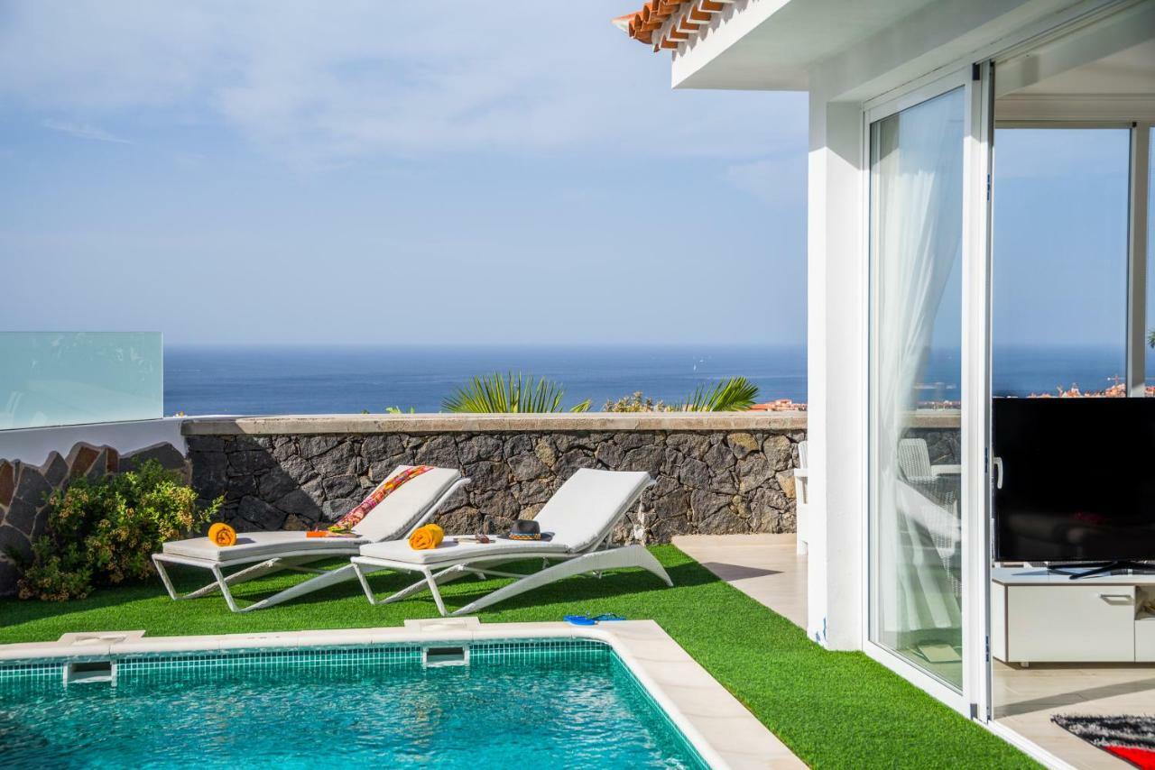 Luxury White Villa With Sea View, Heated Pool Адехе Екстер'єр фото