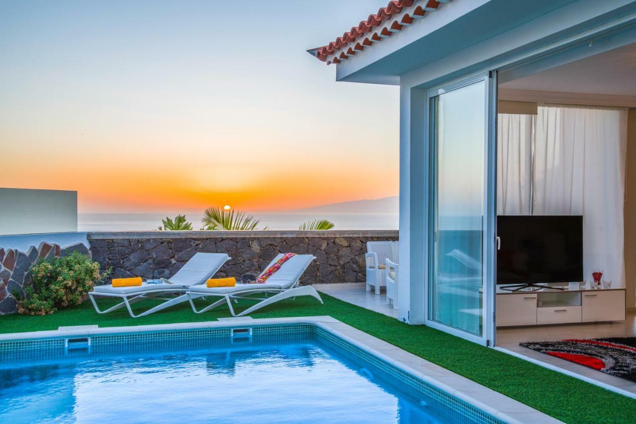 Luxury White Villa With Sea View, Heated Pool Адехе Екстер'єр фото